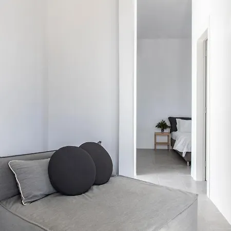 Twelve Plus+ Náoussa