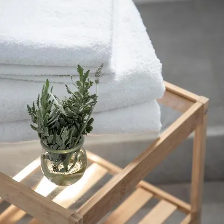 Twelve Plus+ * Náoussa