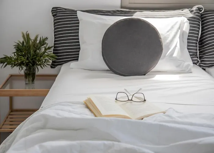 Twelve Plus+ Inn Naousa (Paros)