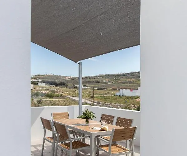 Twelve Plus+ Inn Naousa (Paros)