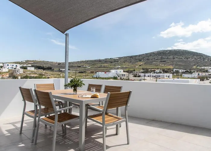 Twelve Plus+ * Naousa (Paros)