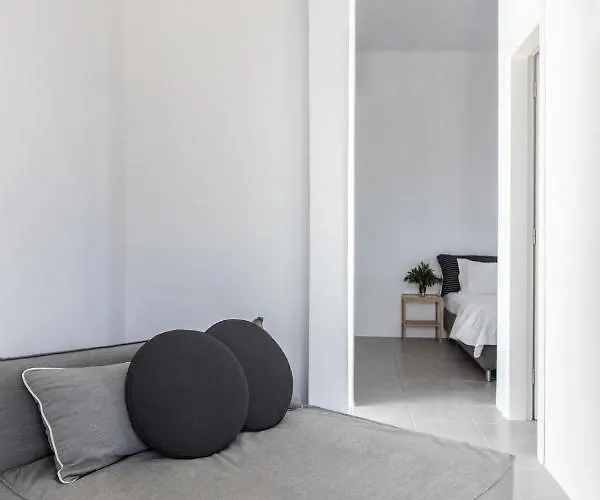 Twelve Plus+ Naousa (Paros)